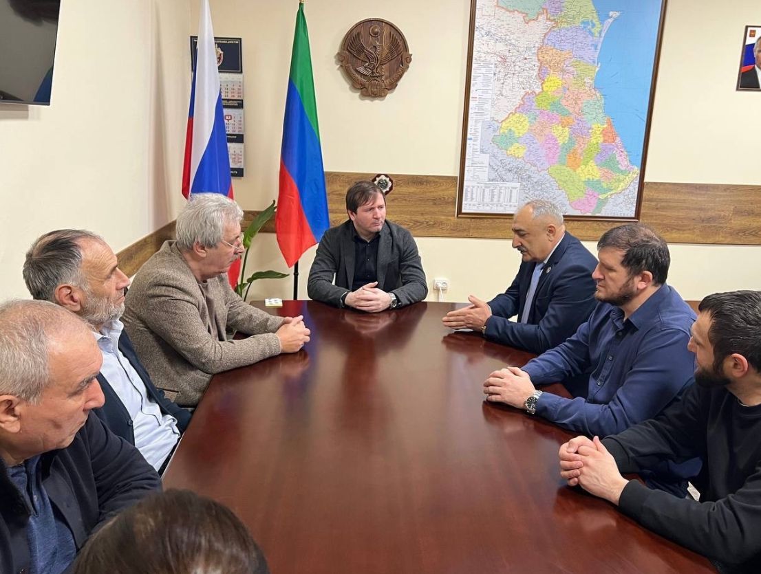 Участник программы «Доблесть гор» Медетхан Гамдуллаев встретился с коллективом «Дагводсервис»